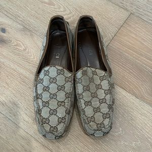 Gucci Logo Loafers (6 1/2)